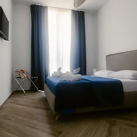 Erigia House - Eleganti - *