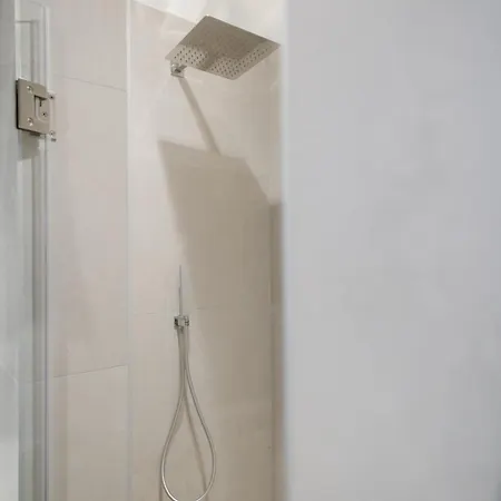 Erigia House - Eleganti - *